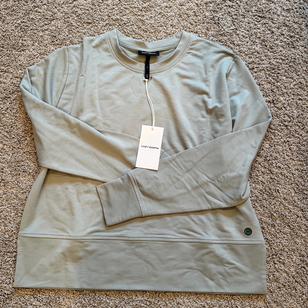 NWT Cozy Earth Women’s StudioLite Crewneck, Haze, Small